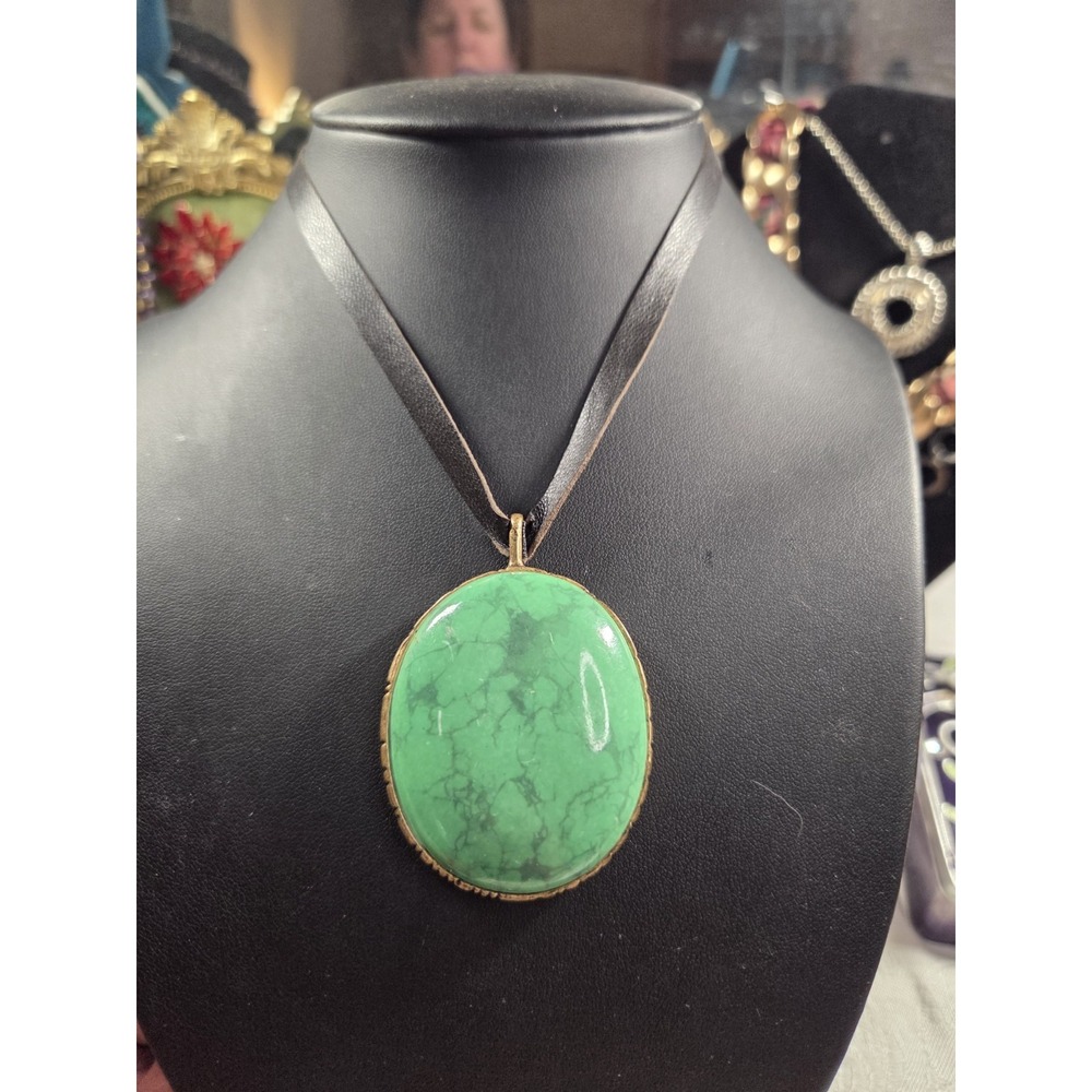 Kenneth Cole Reaction Reversible Mushroom Sun Pendant Necklace Green Cabochon...